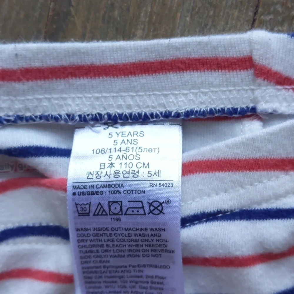 Size 5 Baby Gap cotton pajamas set Peace sign dog stripe print